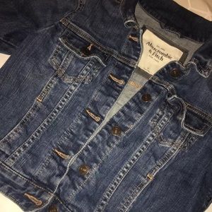 Abercrombie & Fitch Cropped Denim Jacket Medium M
